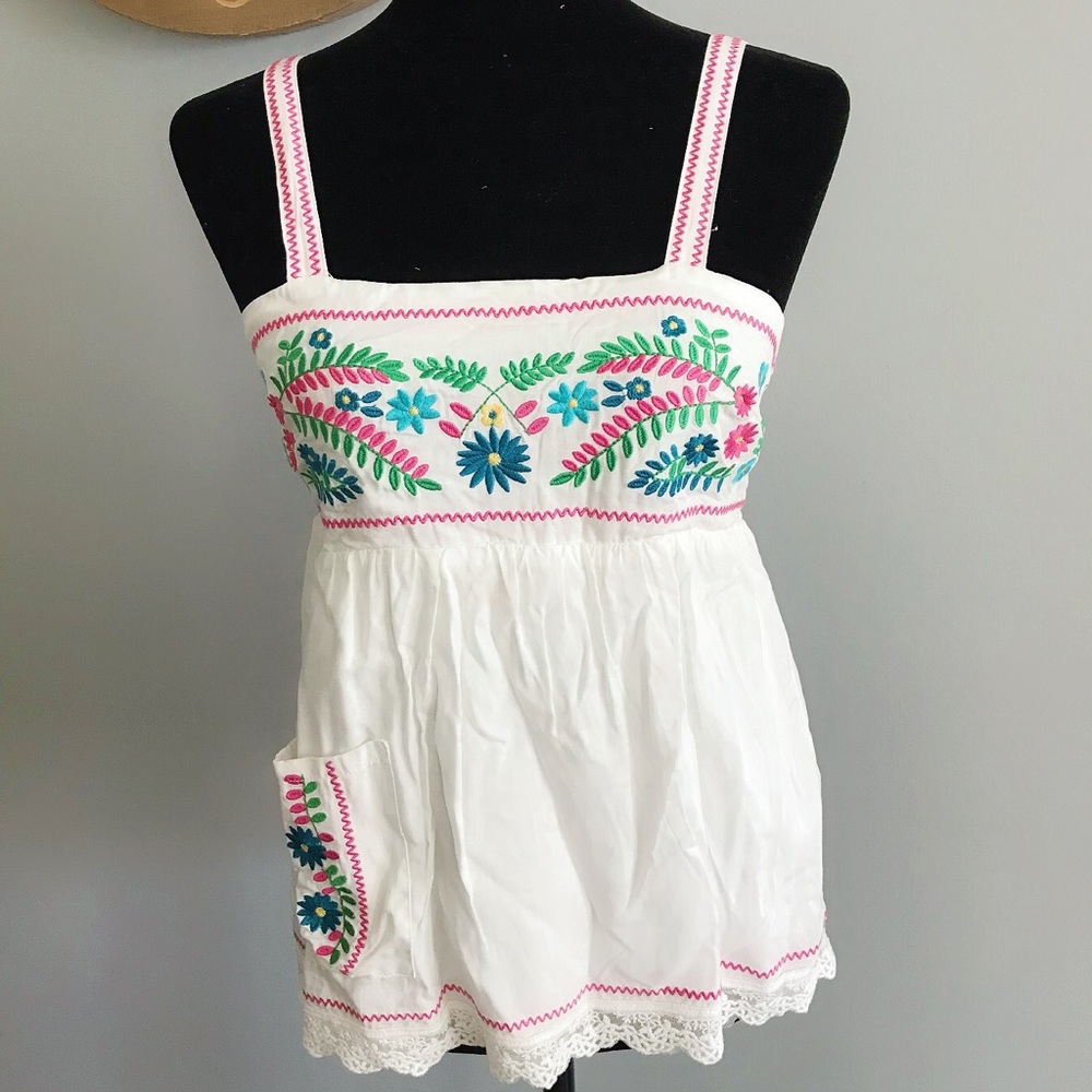 NWT Embroidered Floral Top